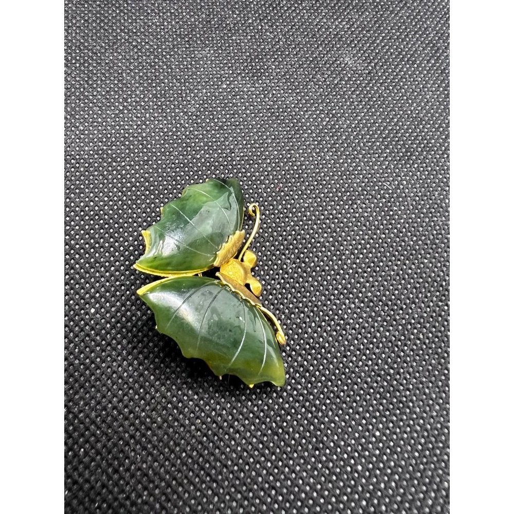 Vintage Faux Jade Gold butterfly pin brooch - Picture 4 of 6